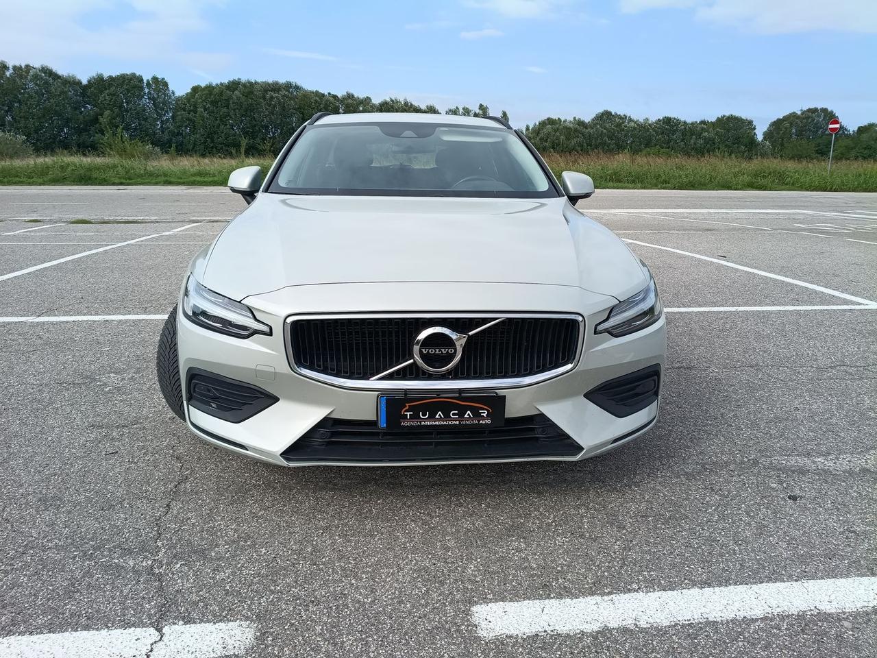 Volvo V60 momentum business pro 2.0 b4 mhev #12002