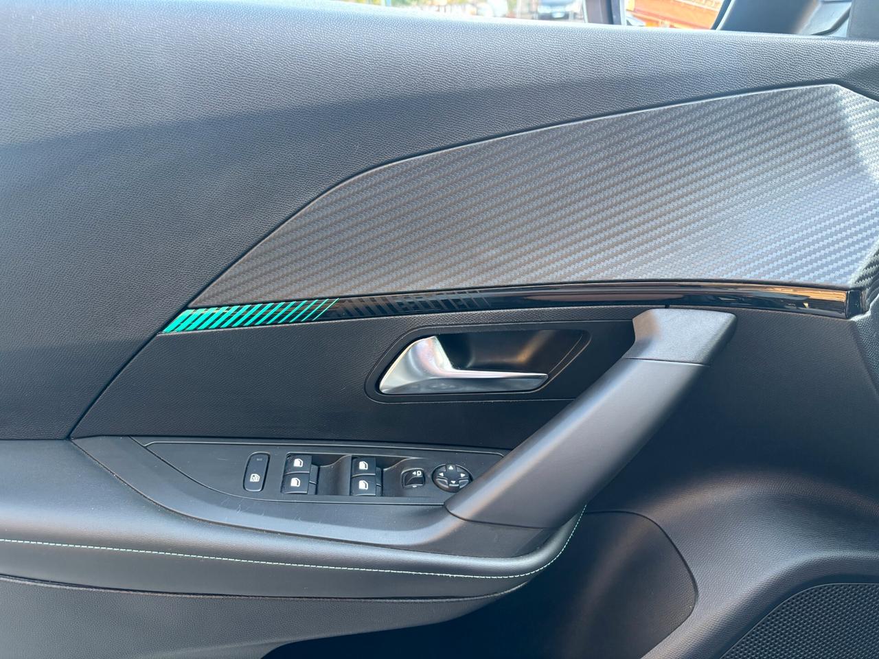 Peugeot 2008 BlueHDi 130 EAT8 Allure-2021