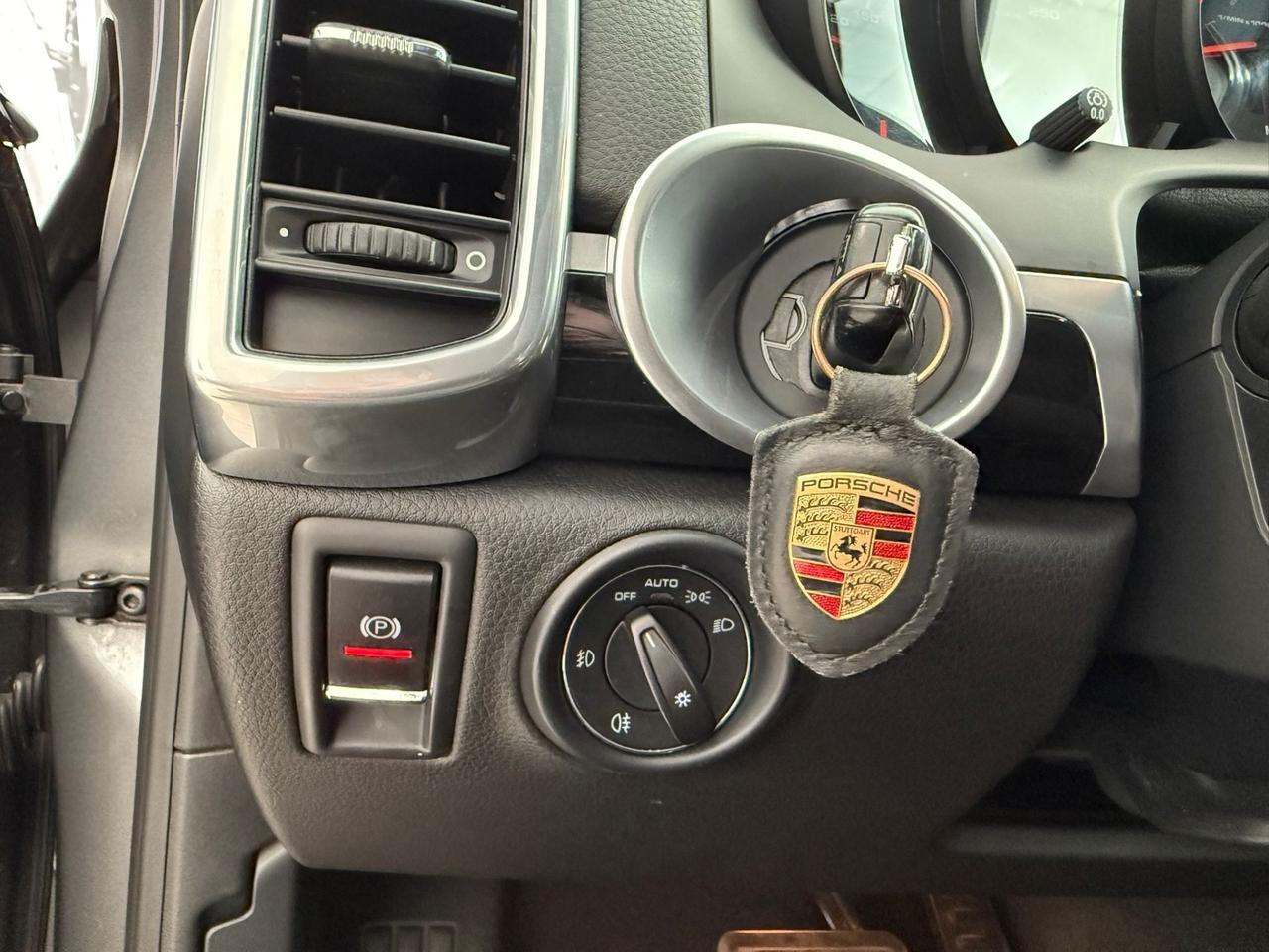 Porsche Cayenne 3.0 DIESEL 245cv TIPTRONIC PERFETTA