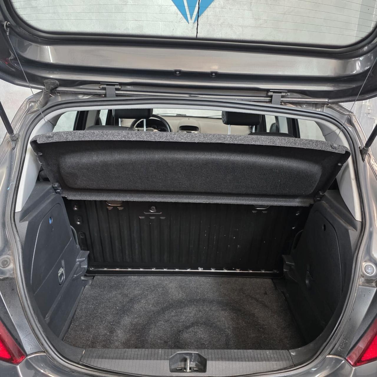 Opel Corsa 1.2 5 porte NEOPATENTATI+PELLE