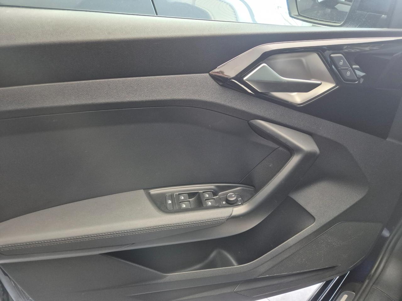 Audi A1 SPB 30 TFSI S tronic Identity Black S-line