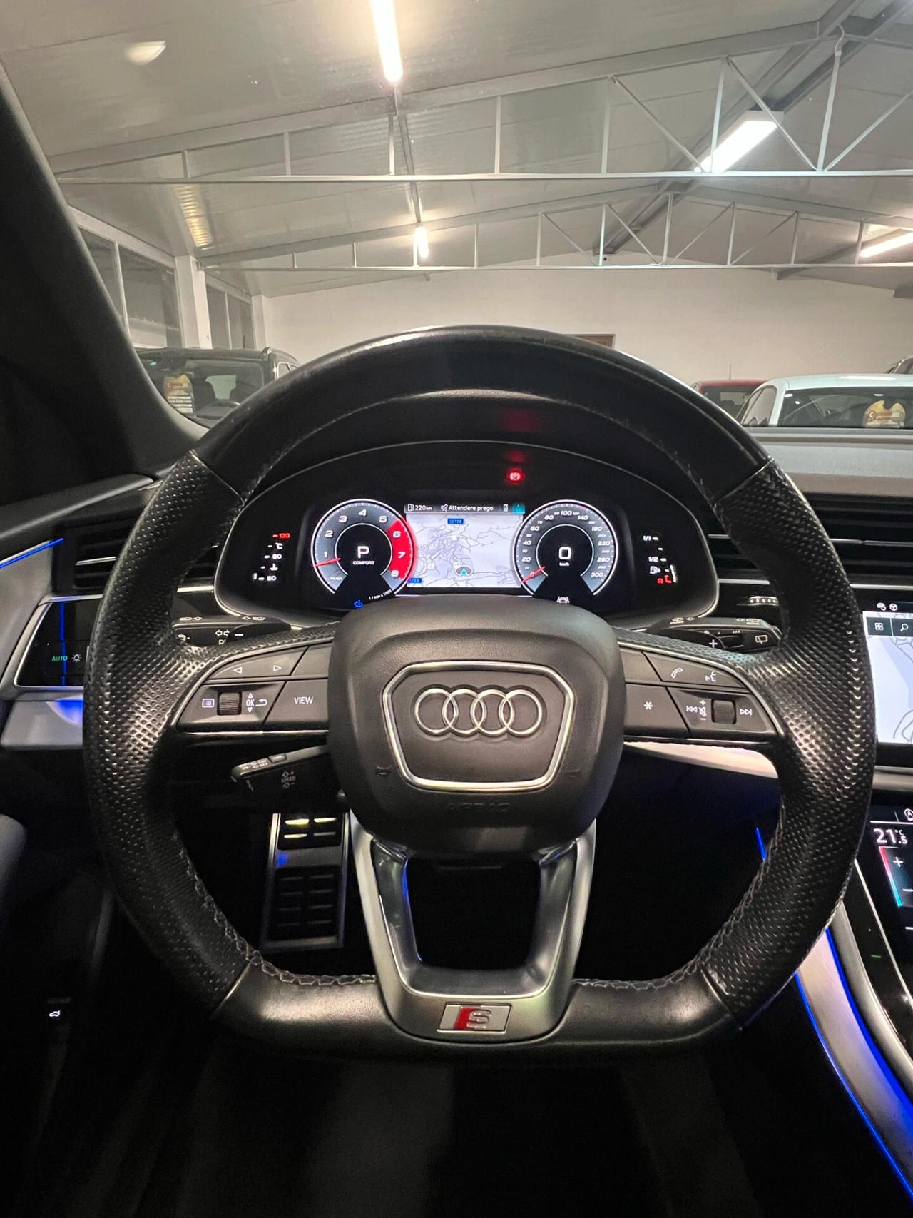 Audi Q8 55 TFSI e quattro tiptronic Sport