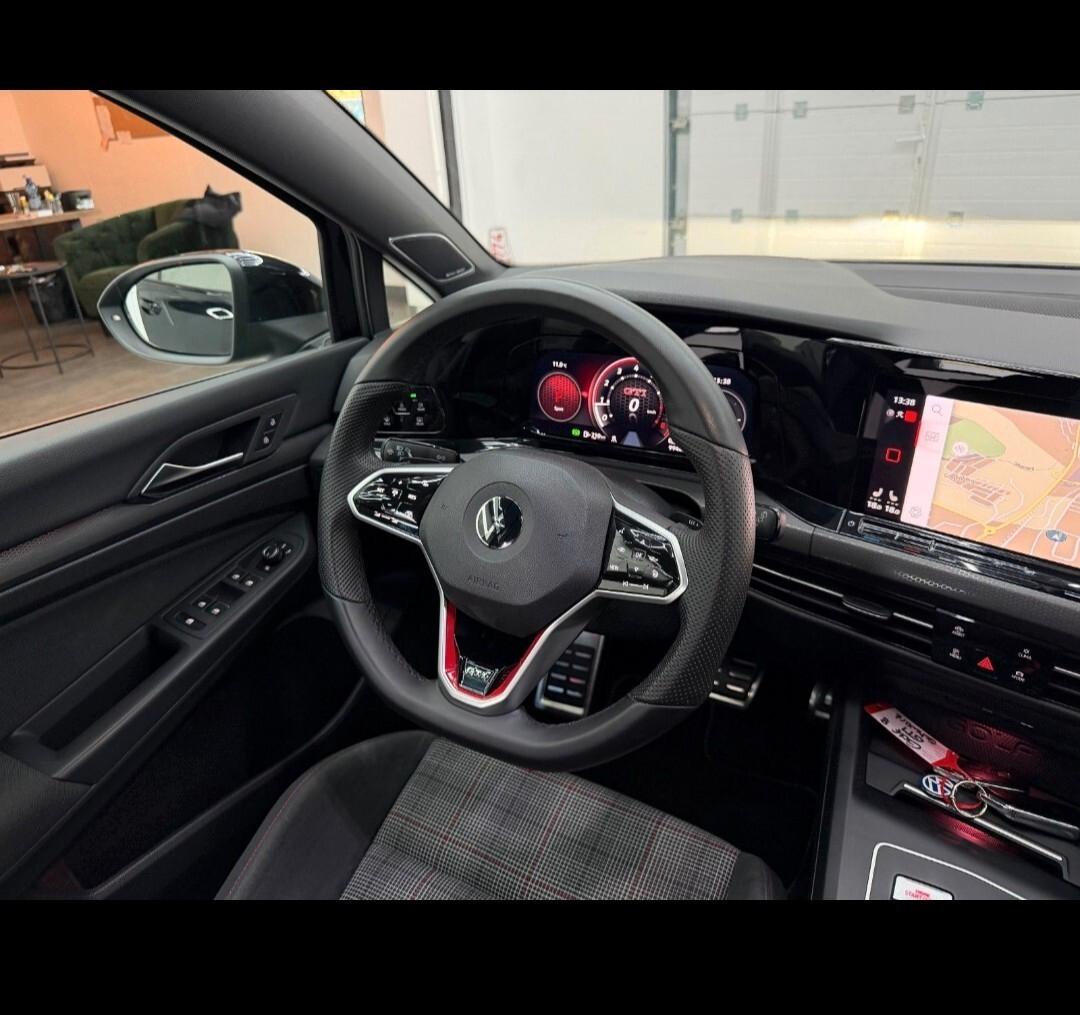 Volkswagen Golf 8 GTI 2.0 TSI DSG