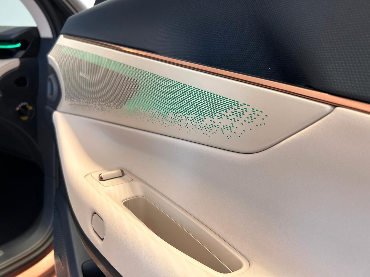 Lynk&co 08 PHEV More