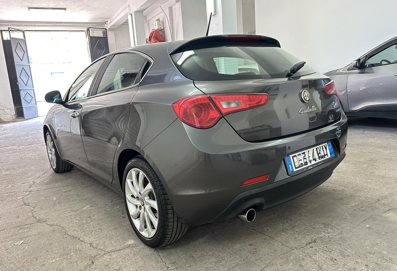 Alfa Romeo Giulietta 1.6 JTDm-2 105 CV Distinctive