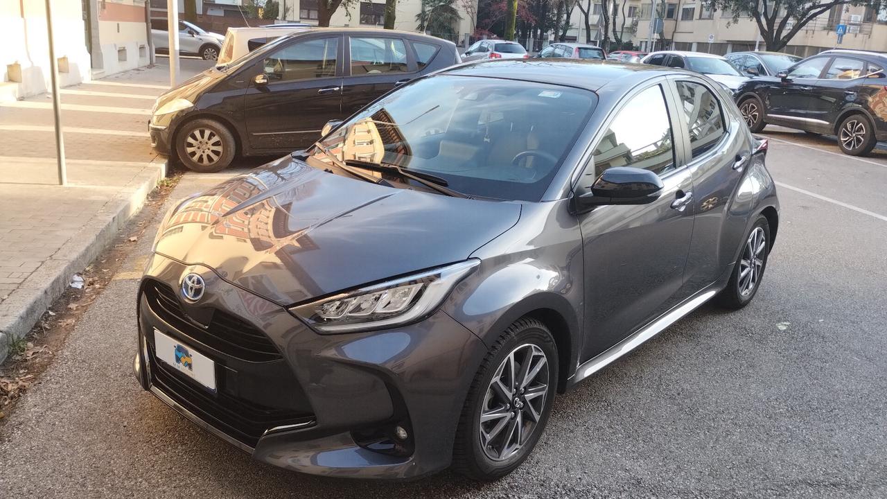 Toyota Yaris 1.5 Hybrid 5 porte Lounge