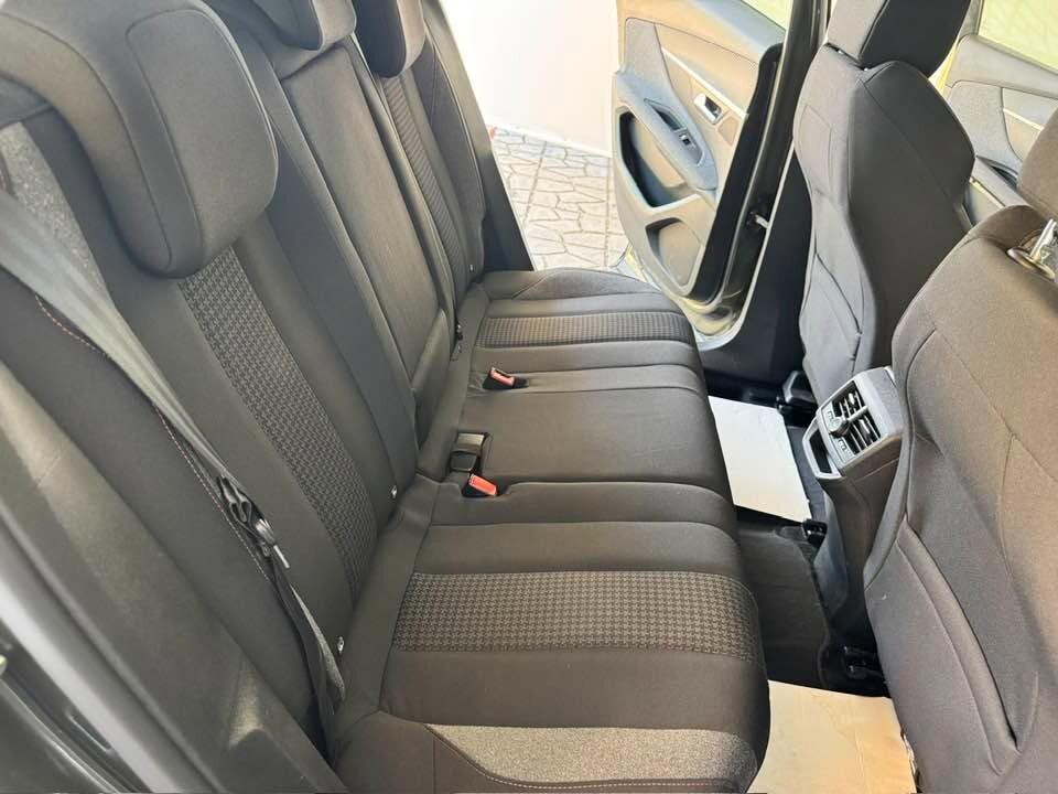 Peugeot 3008 BlueHDi 130 S&S EAT8 Business