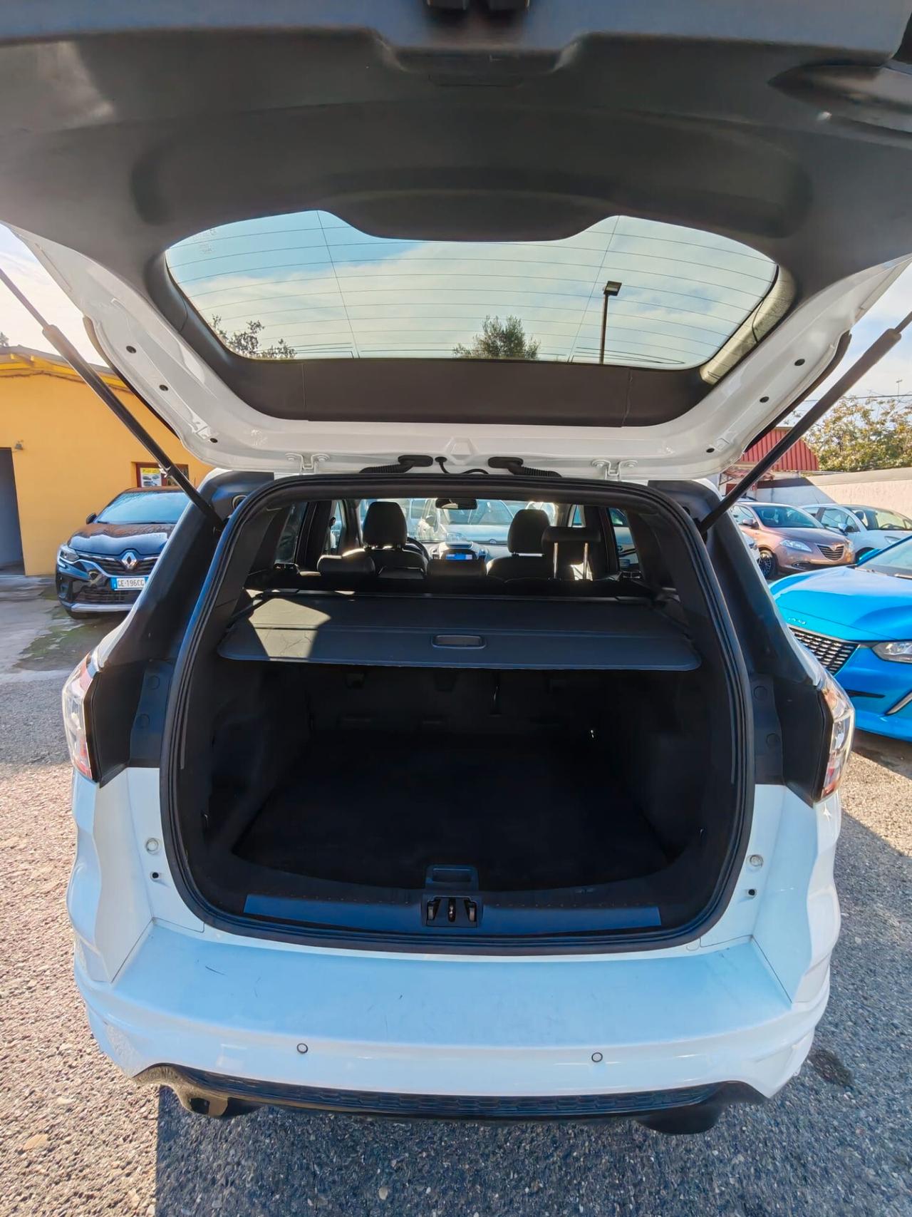 Ford Kuga 1.5 TDCI 120 CV S&S 2WD Powershift ST-Line