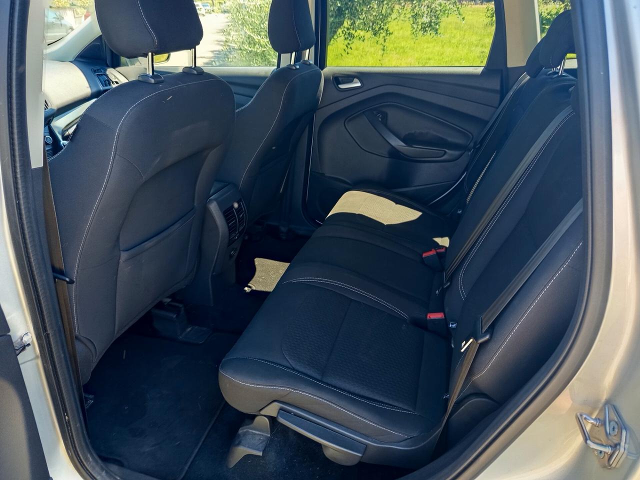 Ford Kuga 1.5 TDCI 120 CV S&S 2WD ST-Line
