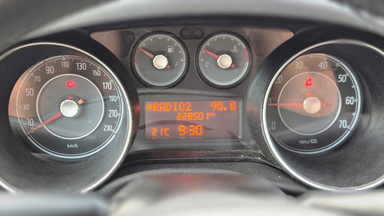 Fiat Punto Evo 1.4 5 porte B/GPL VALIDO FINO 2029 /OK NEOPATENTATI