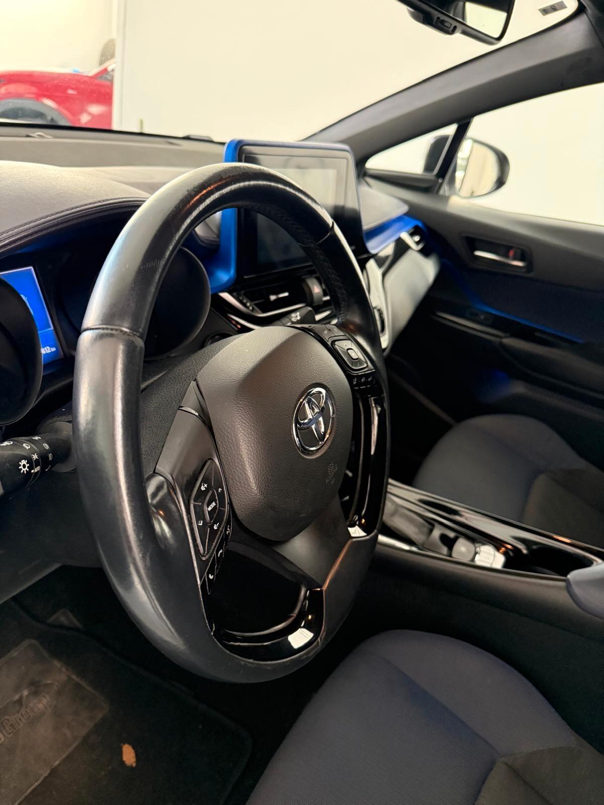 Toyota C-HR 1.8 Hybrid E-CVT Trend