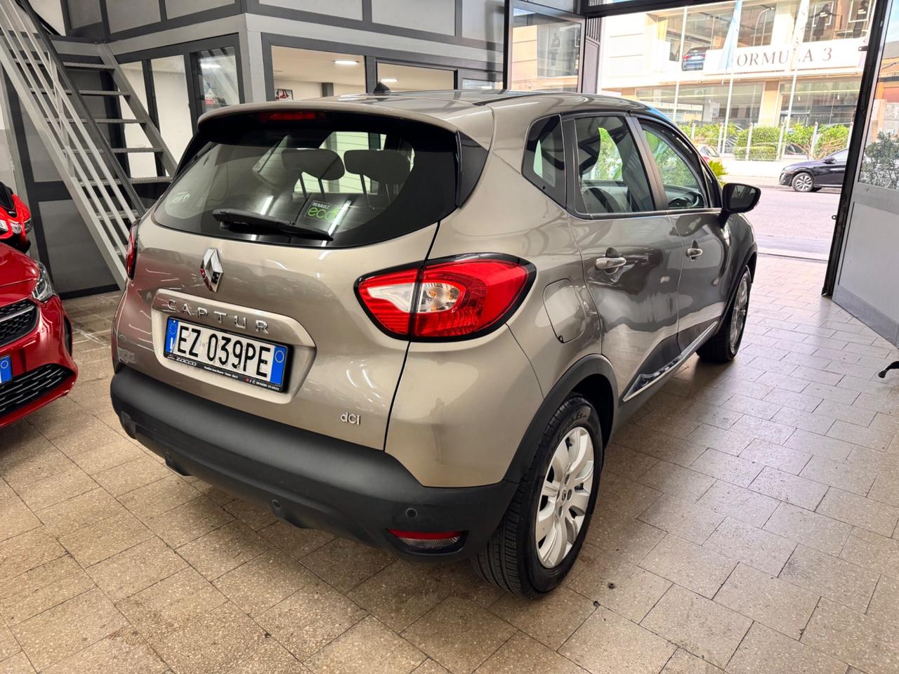 Renault Captur 1.5 DCi 90 Cv S&S 90.000 Km - 2015
