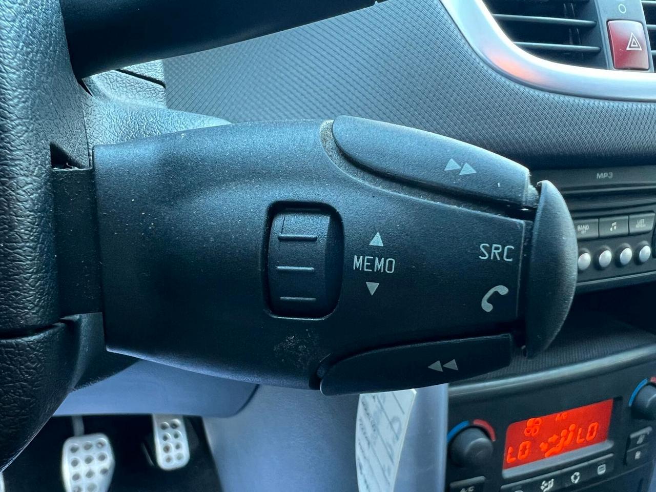 Peugeot 207 1.6 VTi 120CV CC Féline