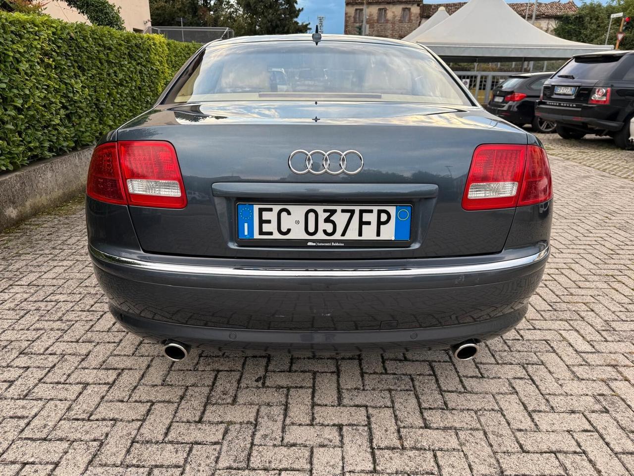 Audi A8 4.2 V8 quattro tiptronic