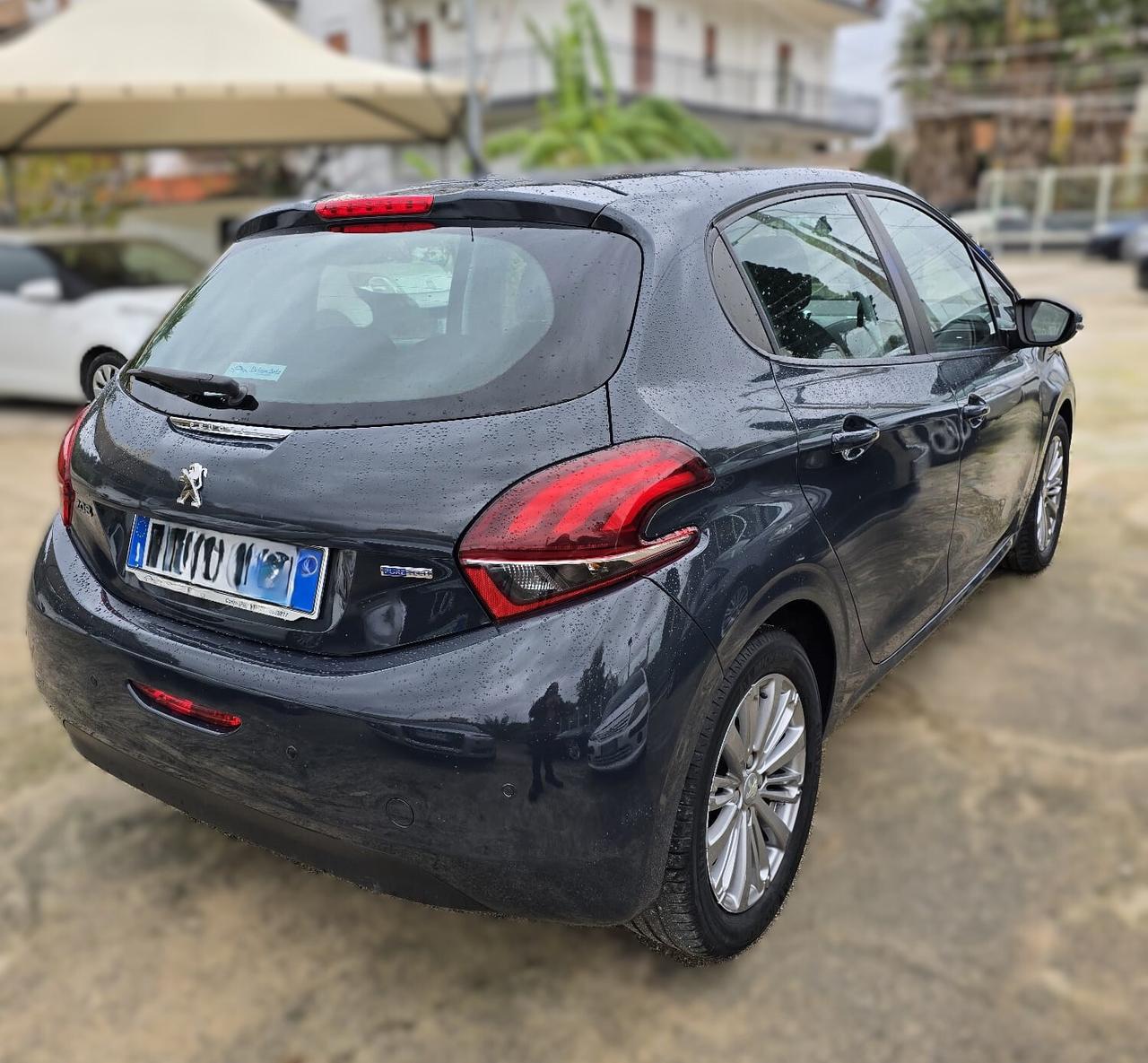 Peugeot 208 PureTech 82 5 porte Allure