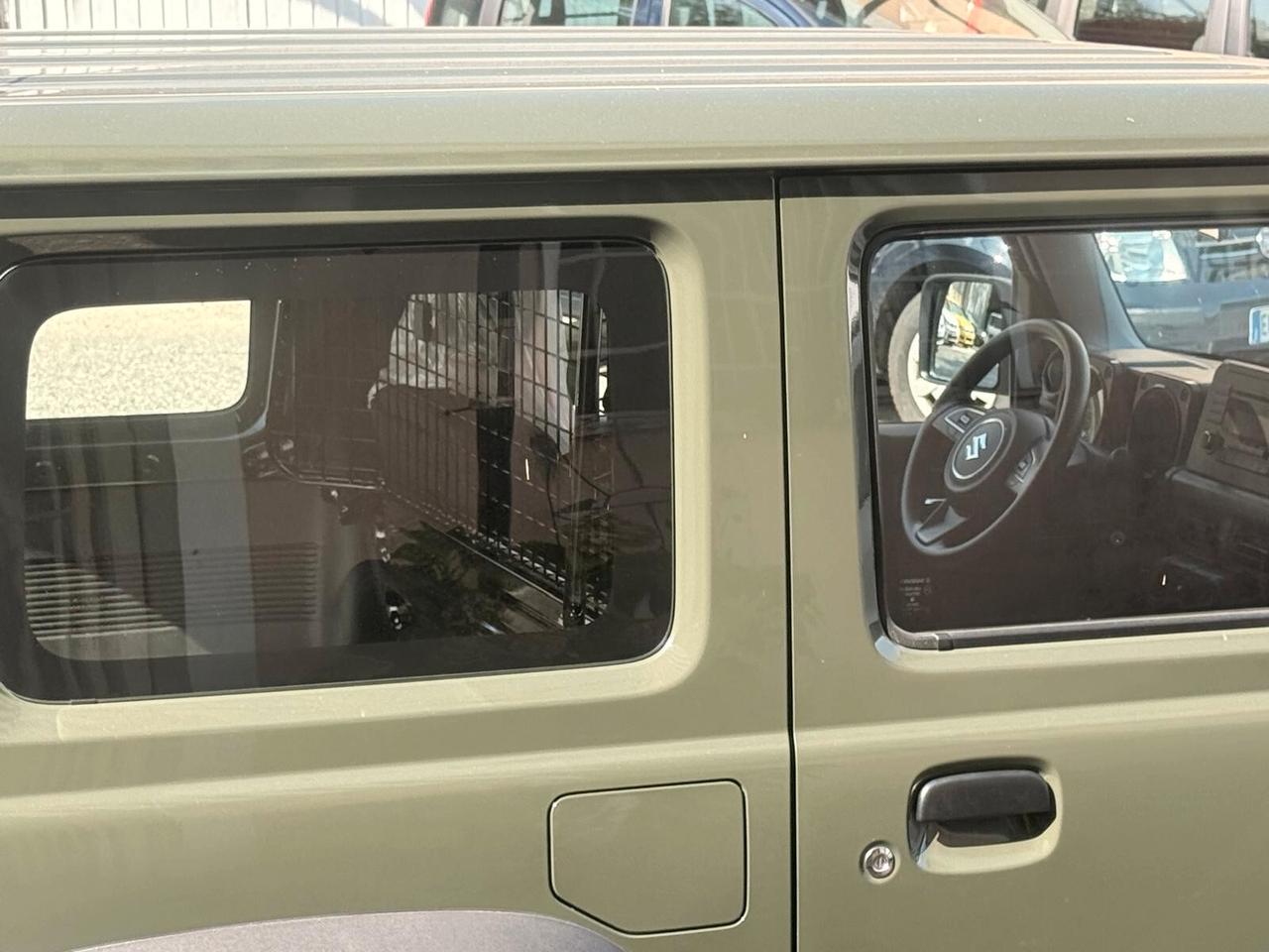 Suzuki Jimny 1.5 5MT PRO (N1)