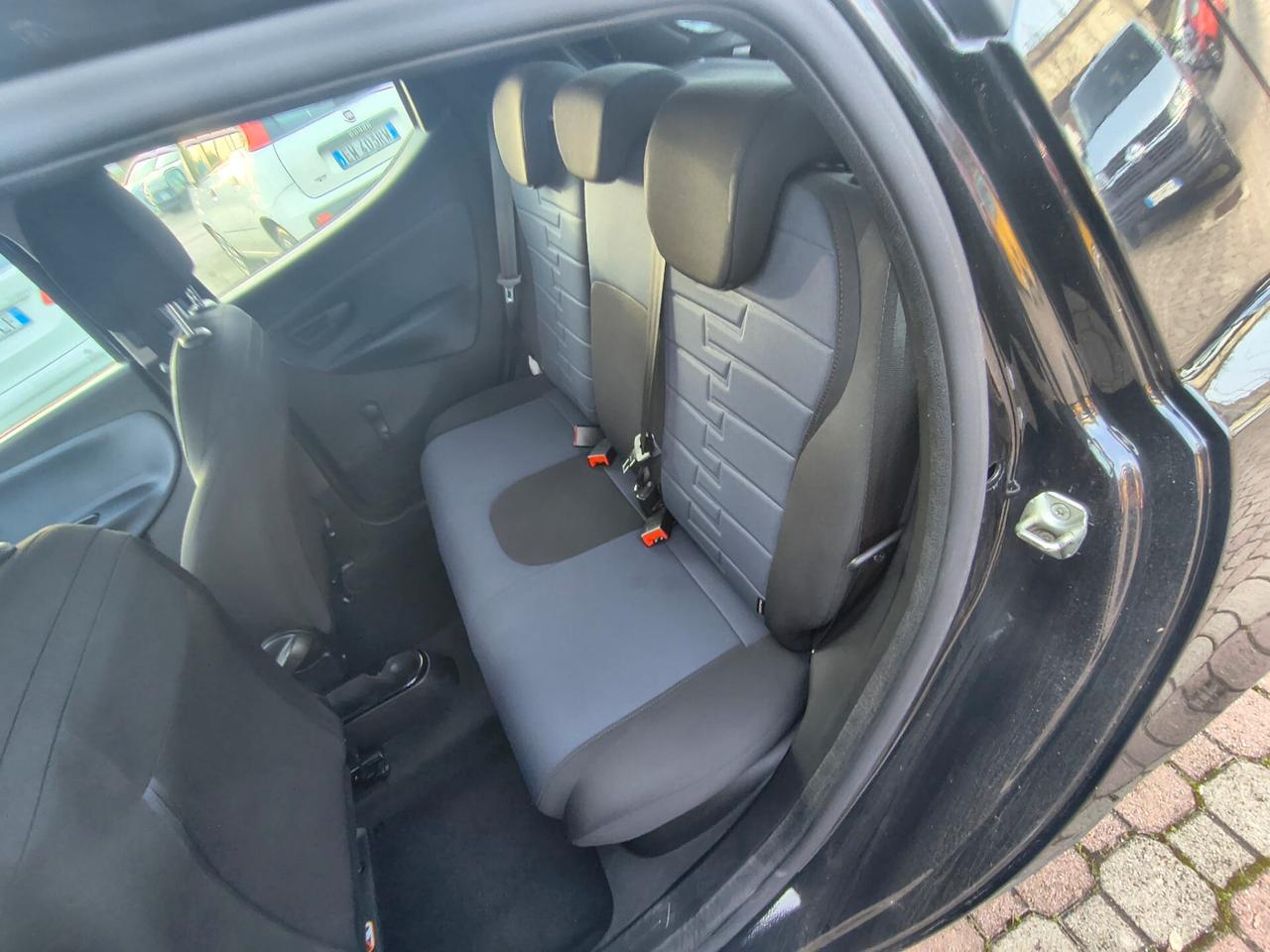 Lancia Ypsilon 1.0 FireFly 5 porte S&S Hybrid Platino