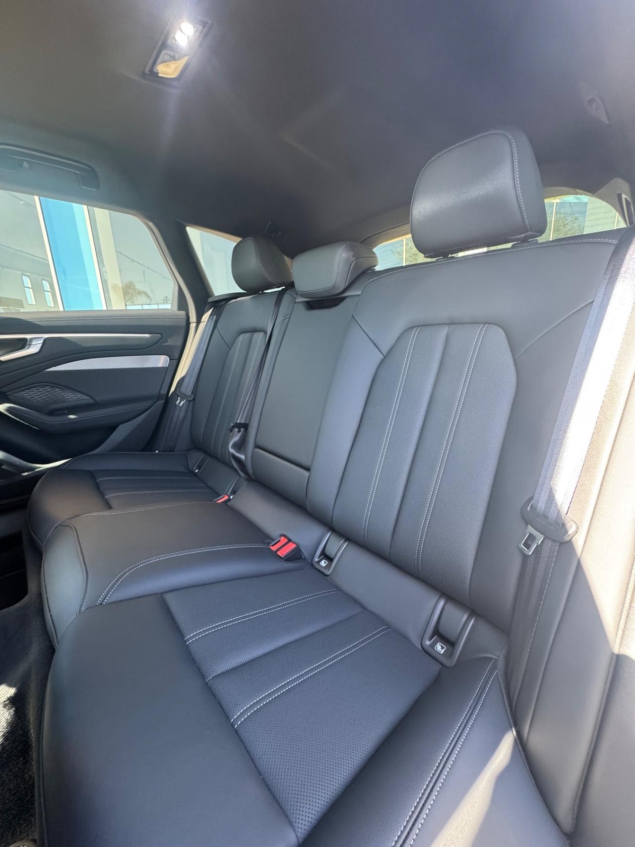 Audi A6 Avant e-hybrid 220 kW S tronic quattro line edition