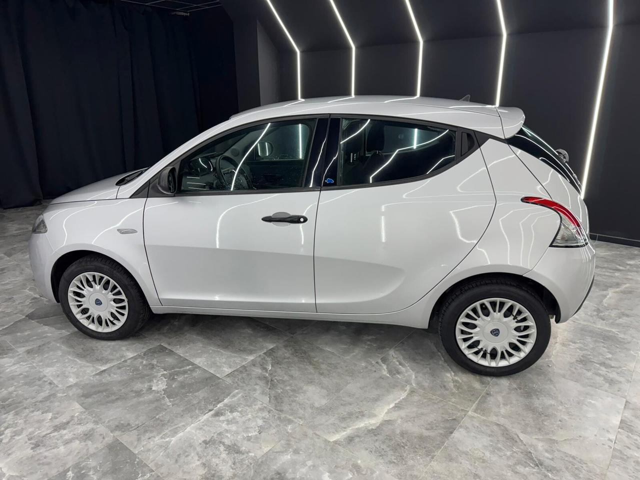 Lancia Ypsilon 1.2 69 CV 5 porte GPL Ecochic Gold