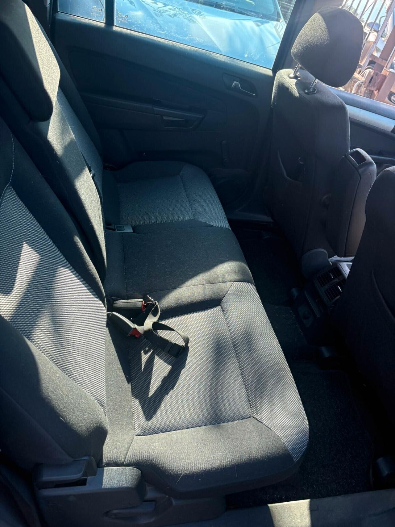 Opel Zafira 1.6 16V VVT Cosmo
