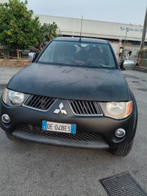 Mitsubishi L200 2.5 con gancio traino