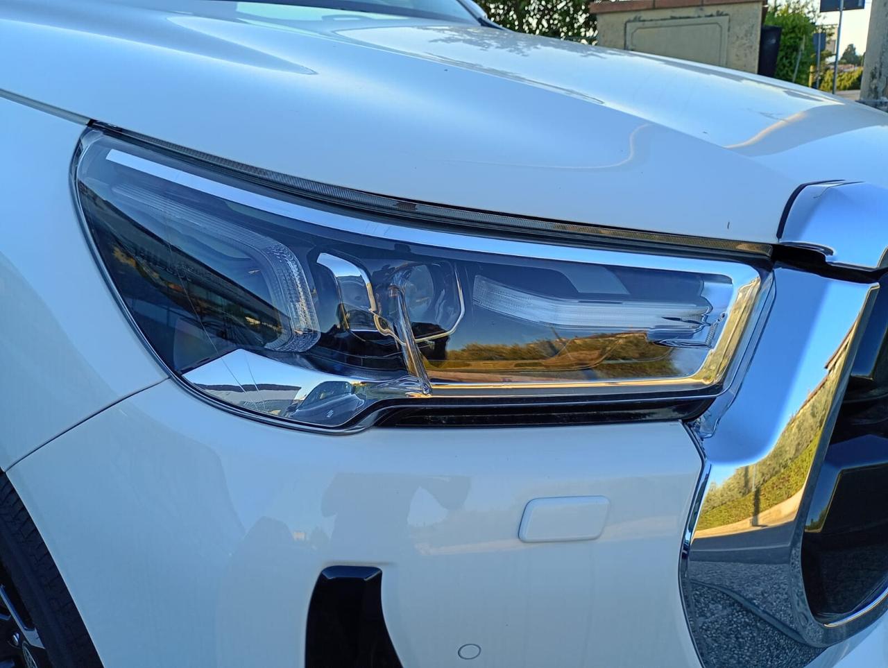 Toyota Hilux HYLUX 2.8 D4D 48W A/T 4WD double cab EXECUTIVE