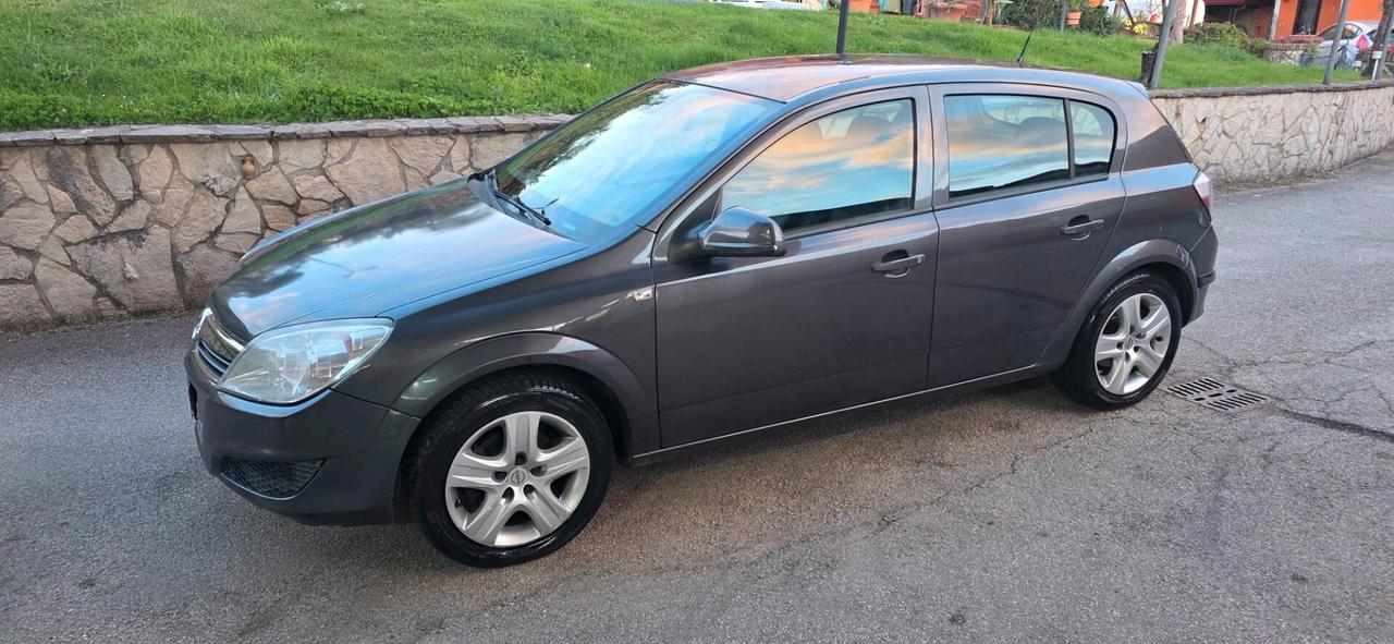 Opel Astra 1.4 16V GPL-TECH 5 porte Enjoy