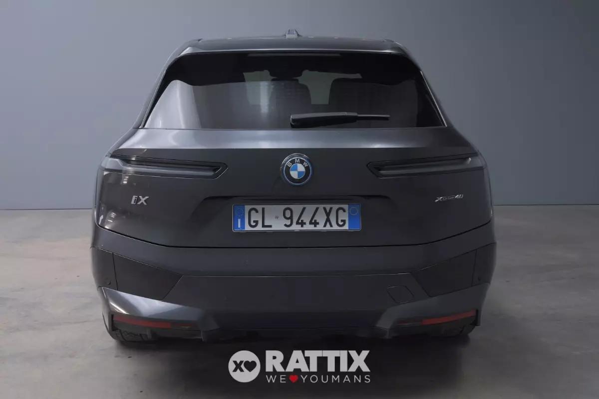 BMW iX motore elettrico 240KW Sport xDrive40 Auto