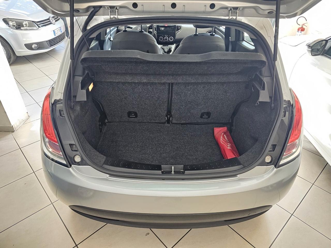 Lancia Ypsilon 1.2 69 CV 5 porte S&S Gold