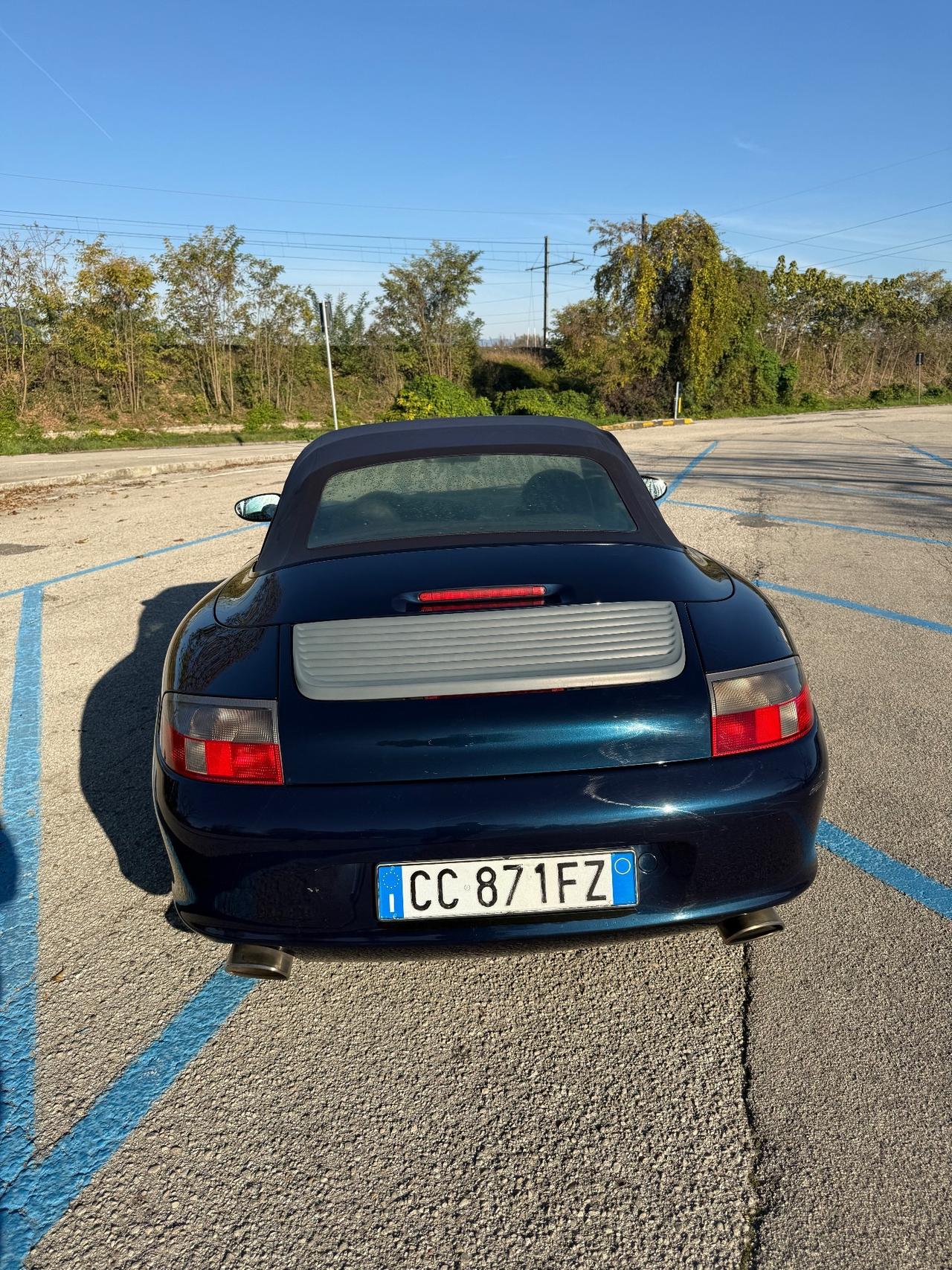 Porsche 911 Carrera Cabriolet modello 996
