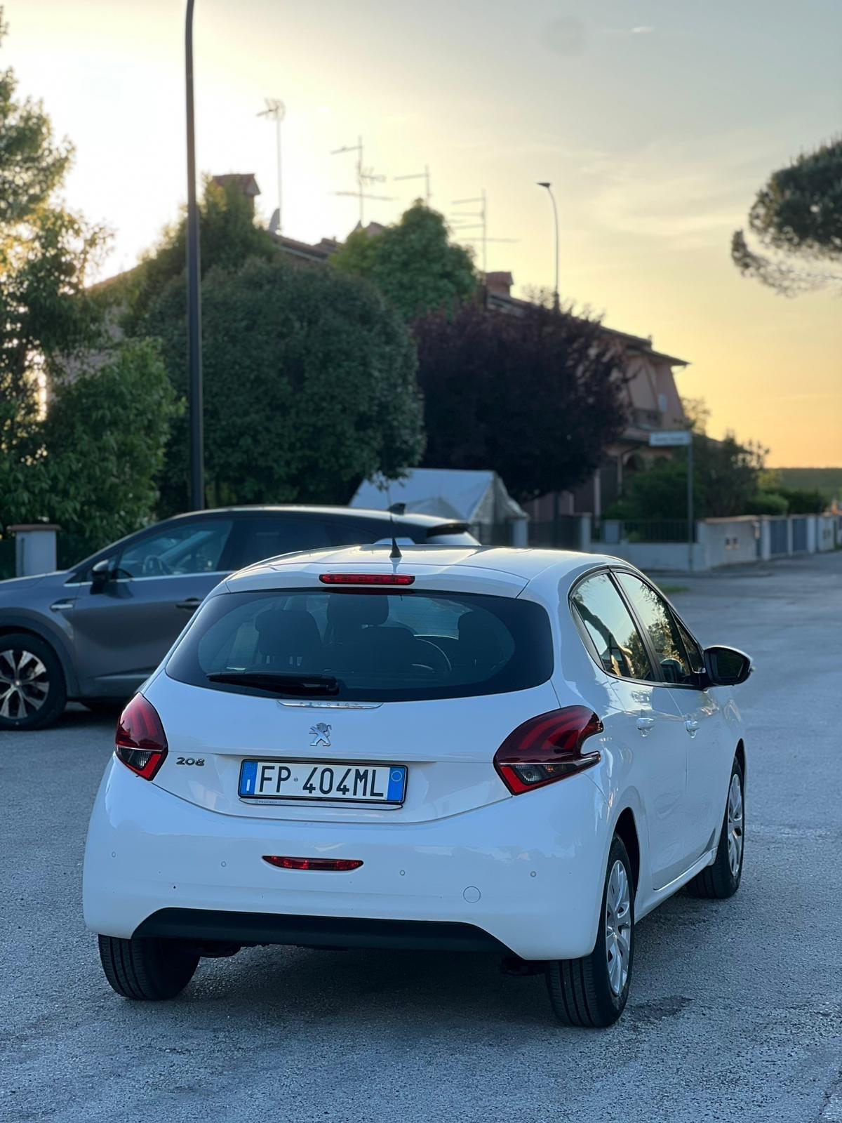 Peugeot 208 BlueHDi 75 5 porte Allure