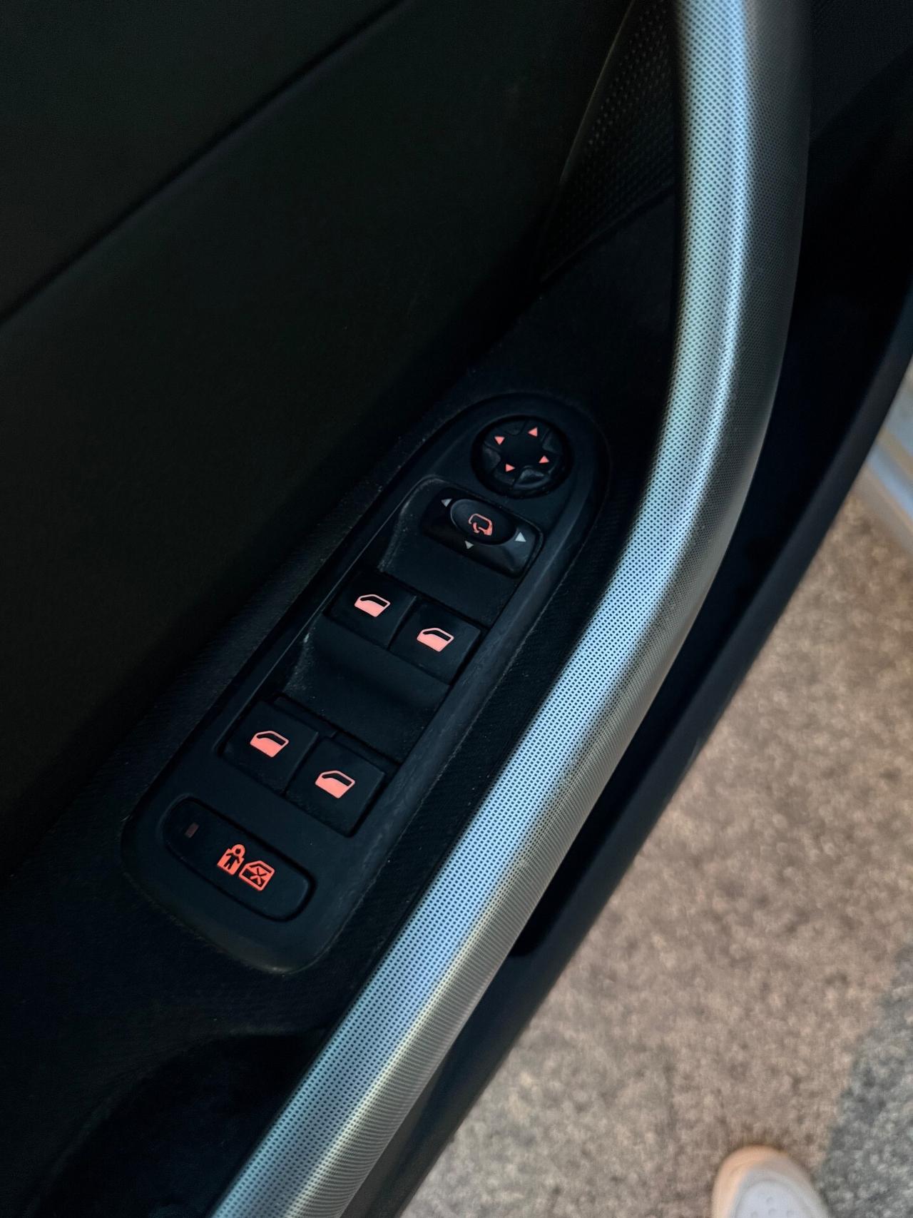 Peugeot 308 1.6 HDi 110CV 5p. Féline (5 Marce)