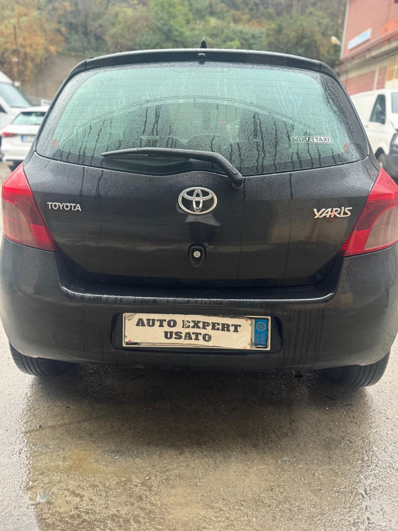 Toyota Yaris 1.0 3 porte Sol