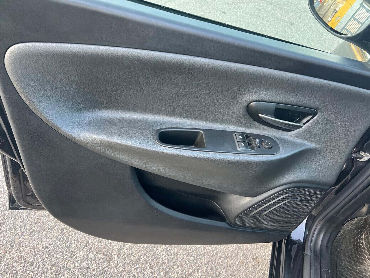 Lancia Ypsilon 1.3 MJT 16V 95 CV 5 porte S&S Platinum