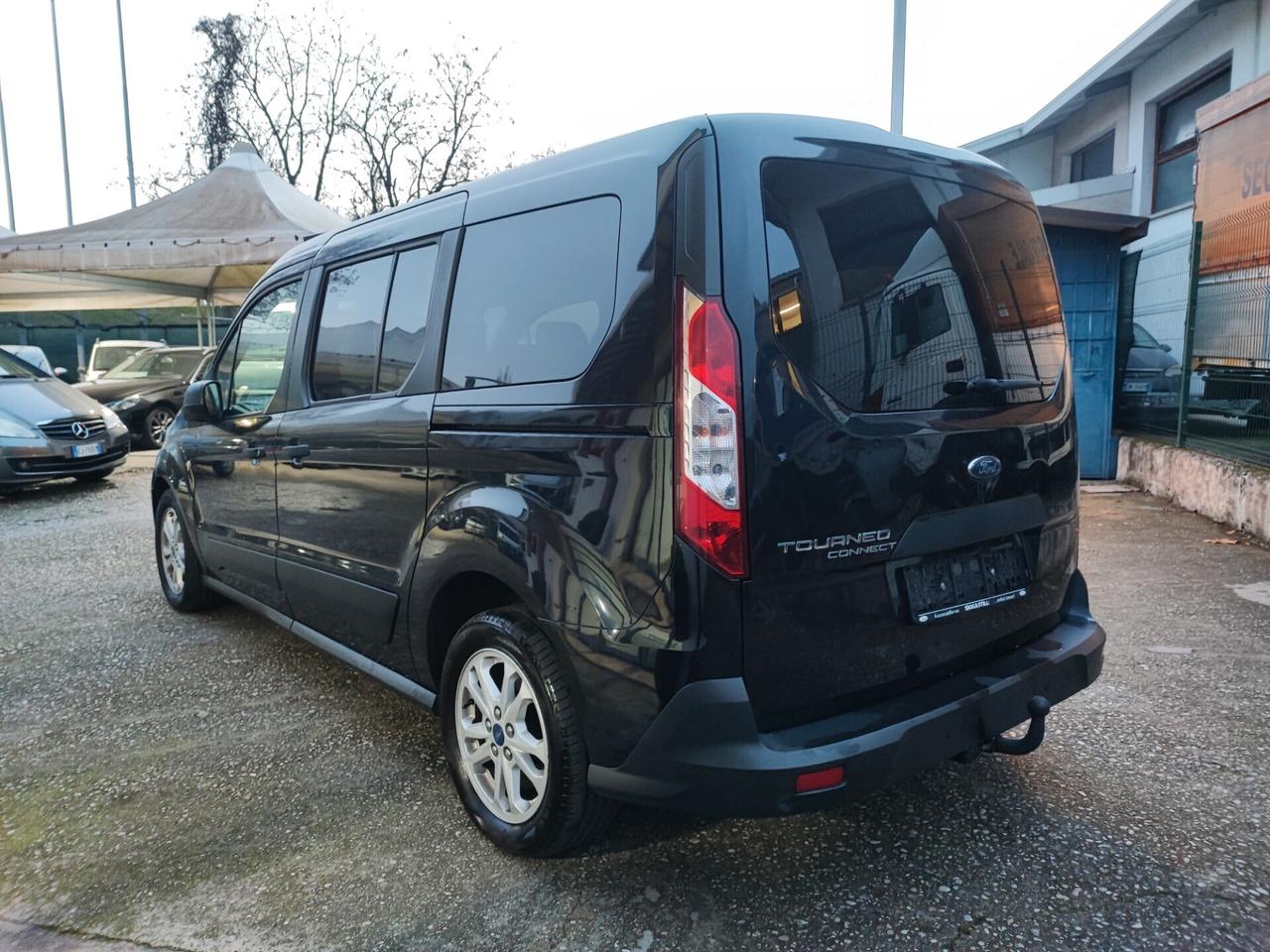 Ford Grand Tourneo Connect Gancio Traino 7 Posti