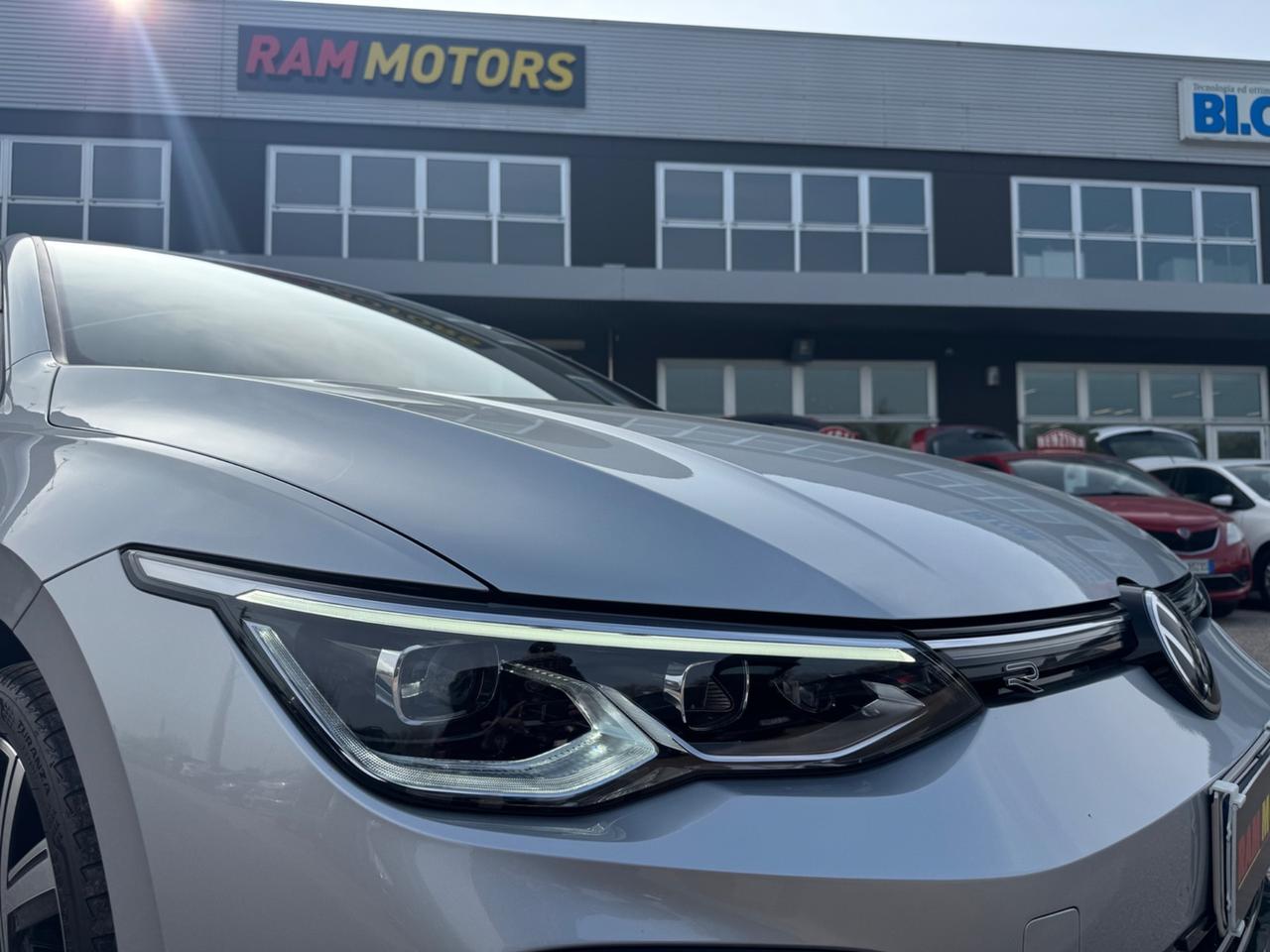 VOLKSWAGEN GOLF 8 R-LINE DSG 1.5 eTSI 150 CV EVO ACT