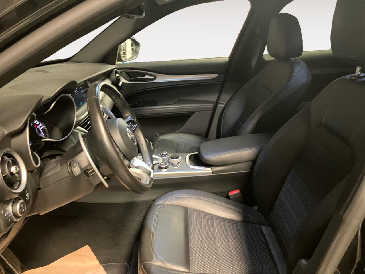 Alfa Romeo Stelvio 2.2 t Sprint Q4 190cv auto