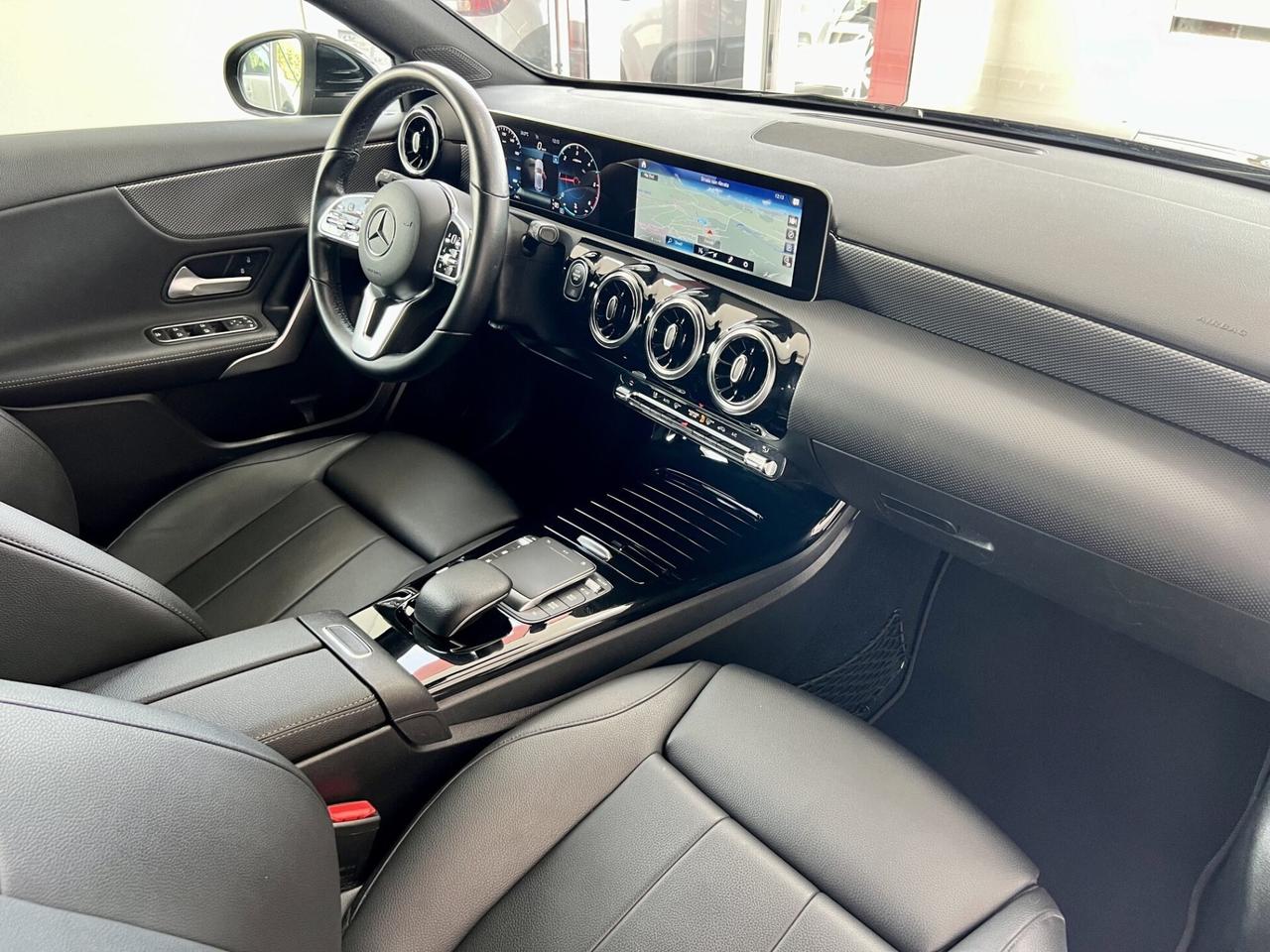 MERCEDES-BENZ A 180 d Aut. Business Extra - 2020