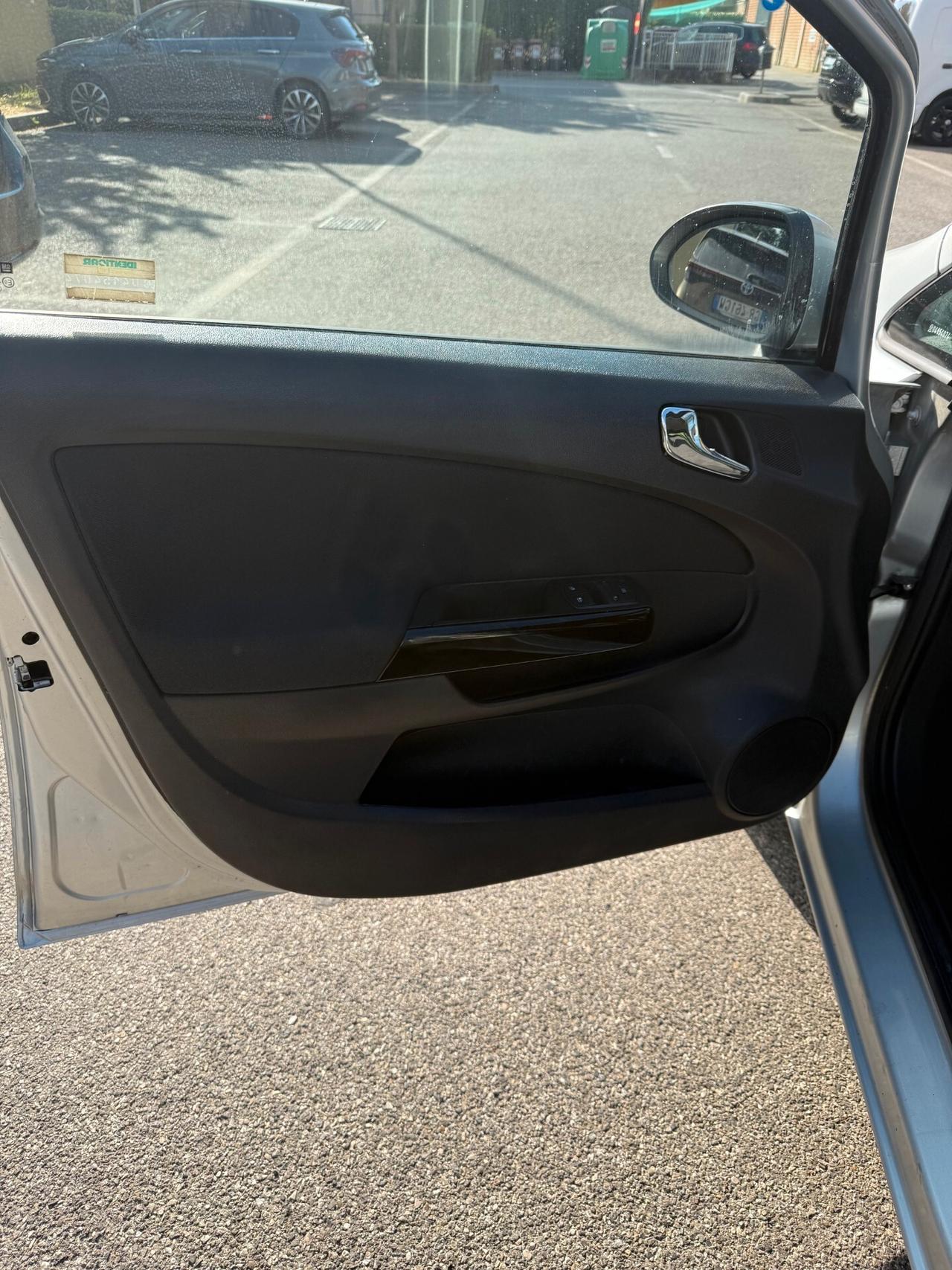 Opel Corsa 1.2 Gpl - NEOPATENTATI - 12 MESI DI GARANZIA -