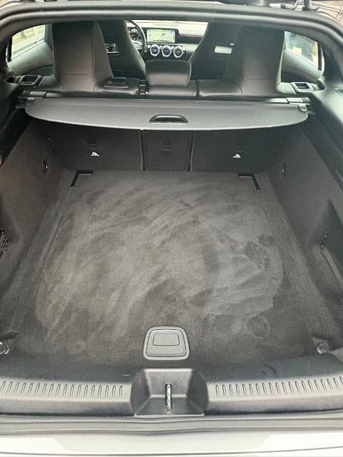 Mercedes-Benz CLA 180 Shooting Brake Premium Automatica