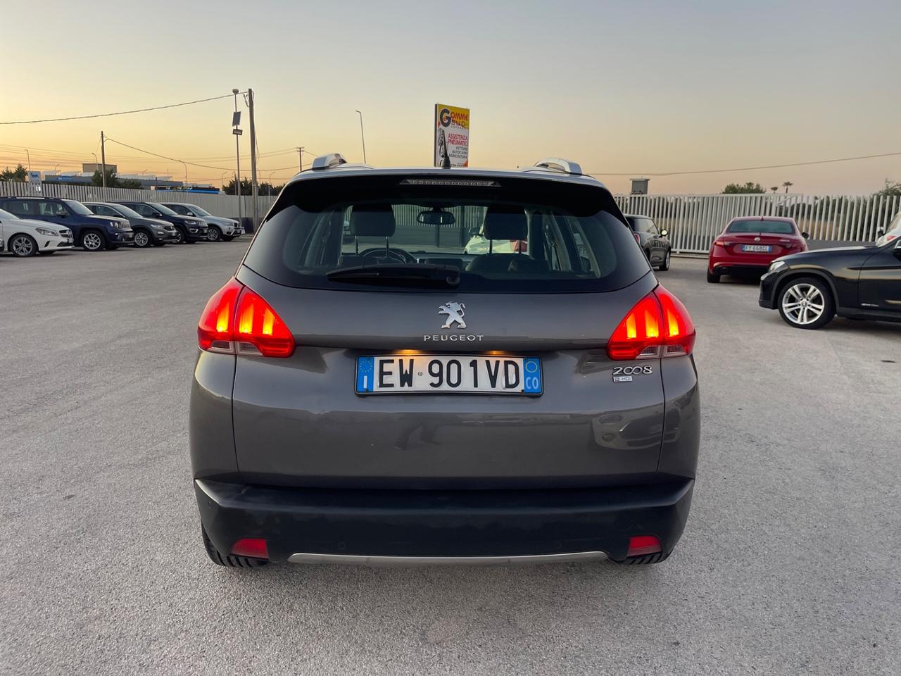 PEUGEOT 2008 1.6 HDI FULL LED ALLURE PARI AL NUOVO