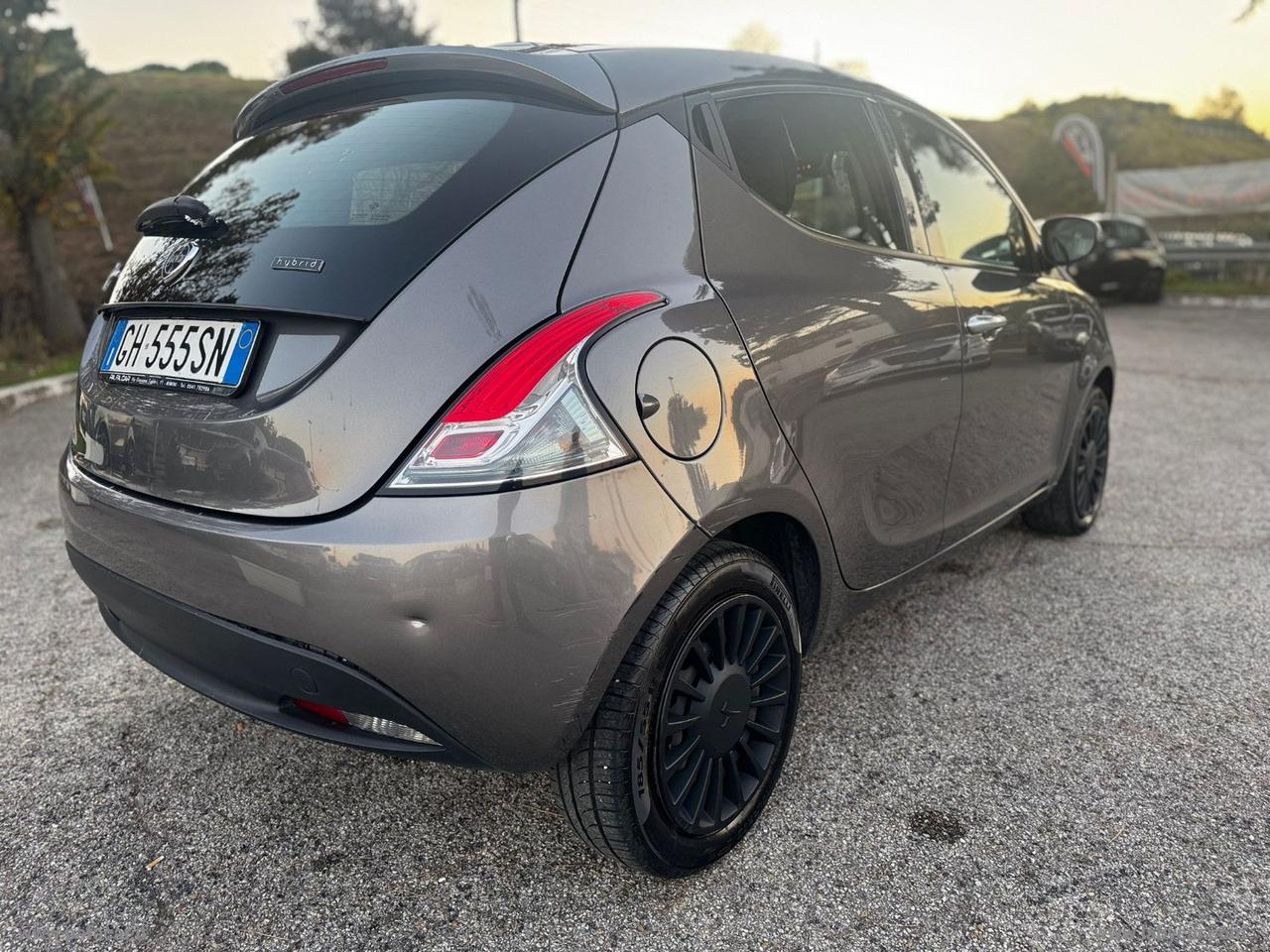 LANCIA Ypsilon 1.0 FireFly 5p.S&S Hybrid Silver