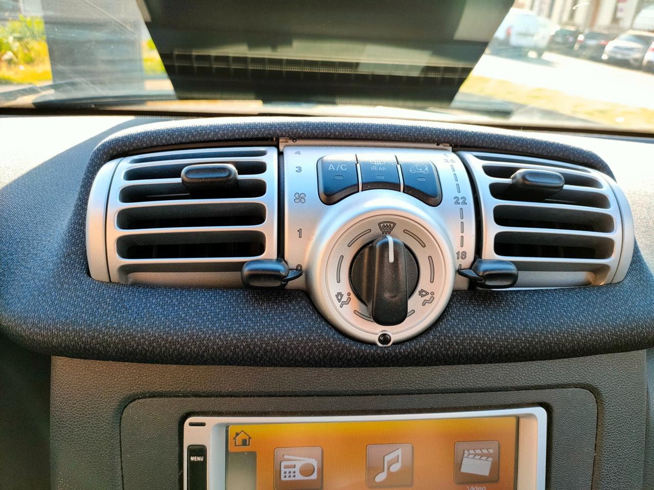 Smart ForTwo 1000 52 kW MHD coupé passion