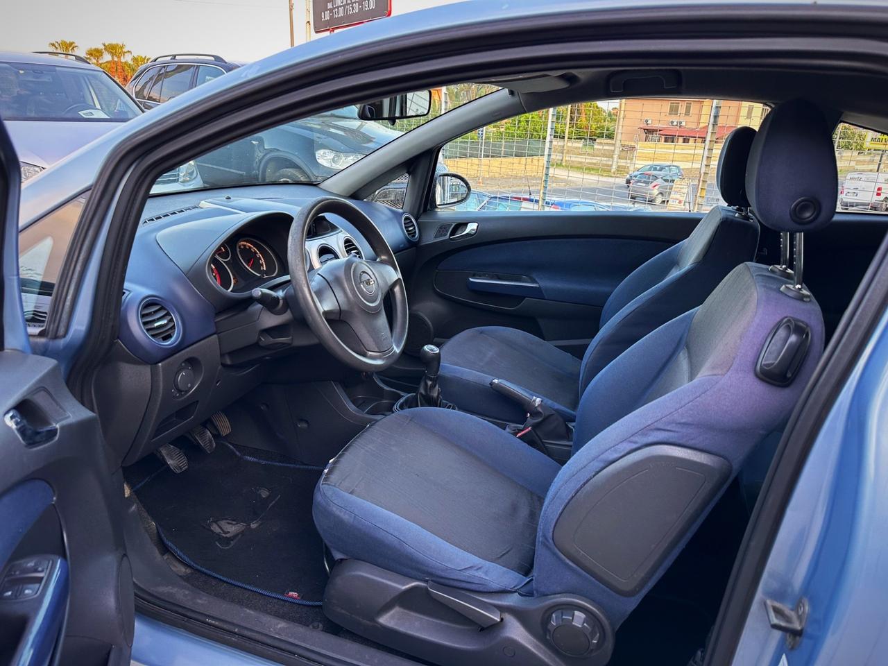 Opel Corsa 1.2 3 porte Club Garanzia 12 Mesi