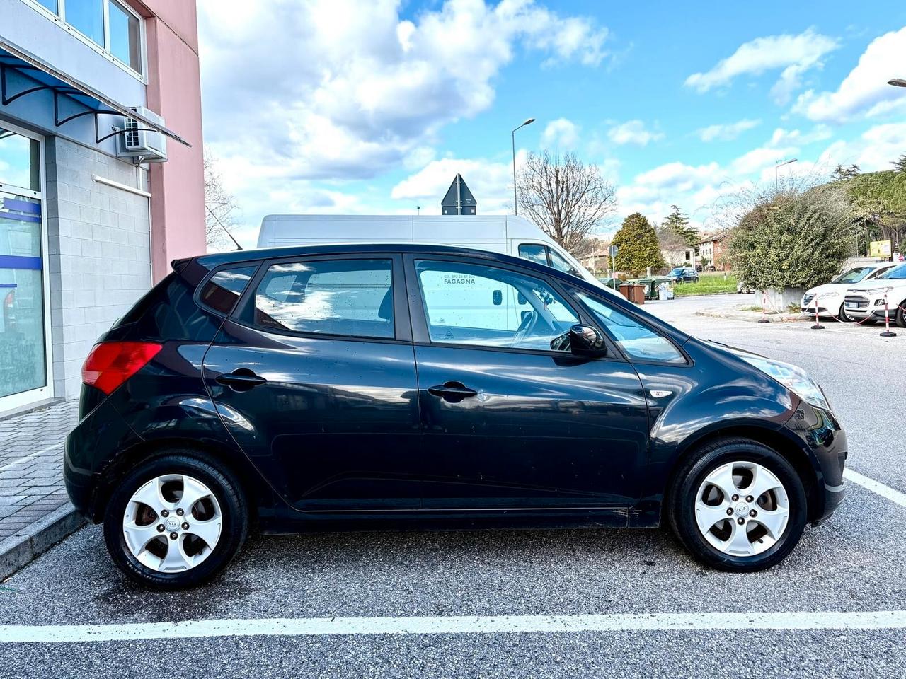 KIA Venga 1.4 Benzina ok neopatentati