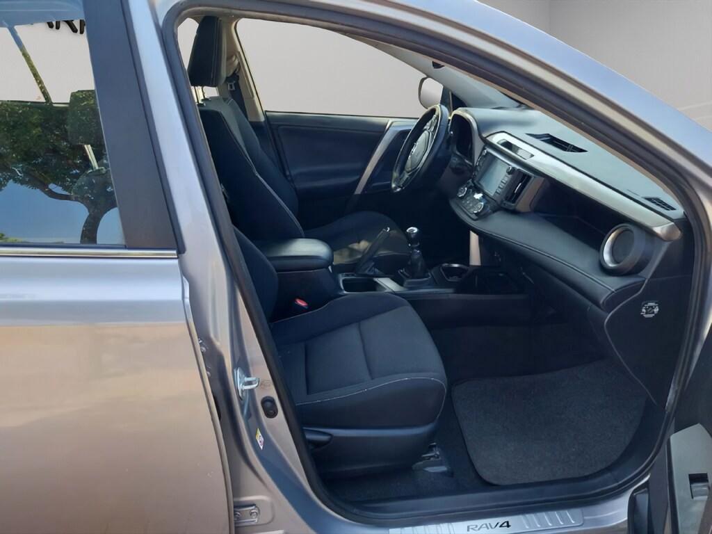 Toyota RAV4 5 Porte 2.0 D-4D Business 2WD MT