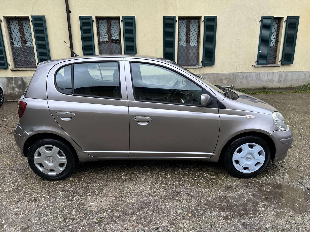 Toyota Yaris 1.4 tdi D-4D cat 5 porte Sol