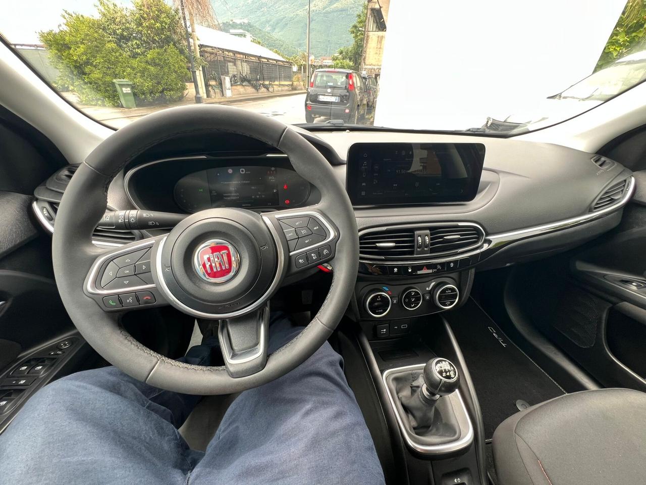 Fiat Tipo 1.6 Mjt S&S 5 porte Cross RED EDITION