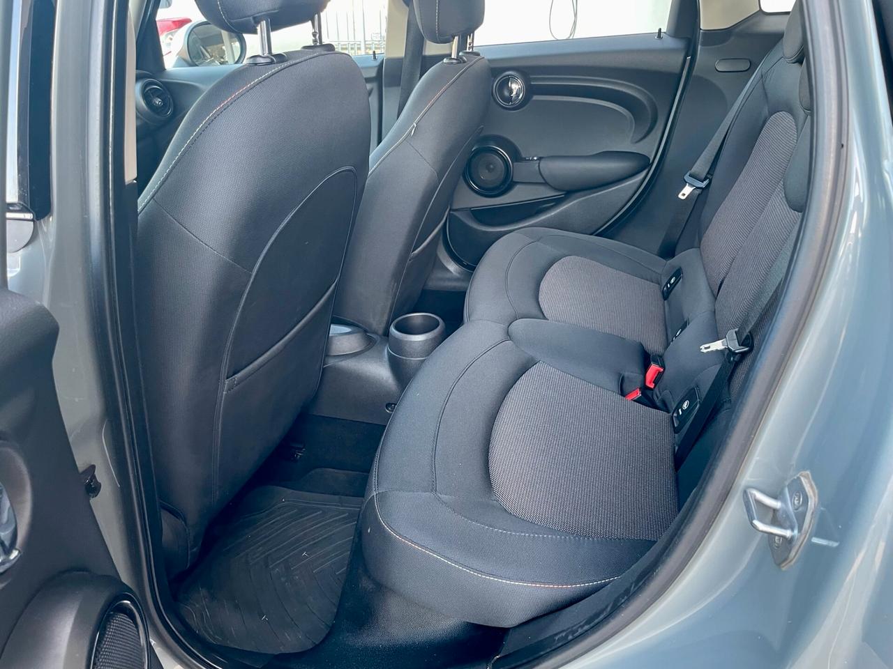 Mini Cooper D 1.5 116cv Business Auto