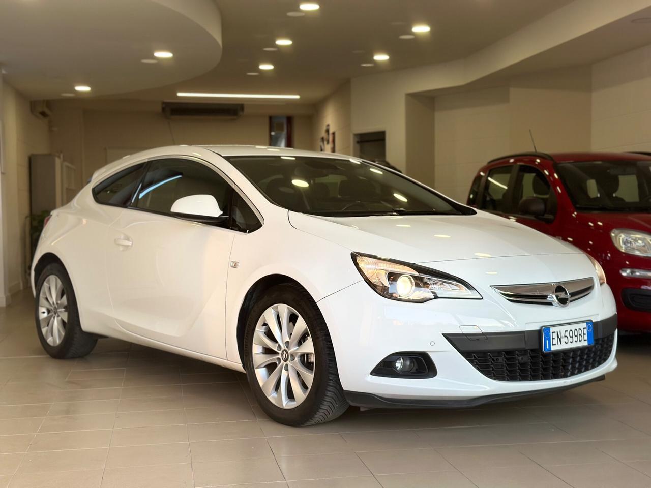 Opel Astra GTC 1.4 Turbo 140CV S&S 3 porte Cosmo